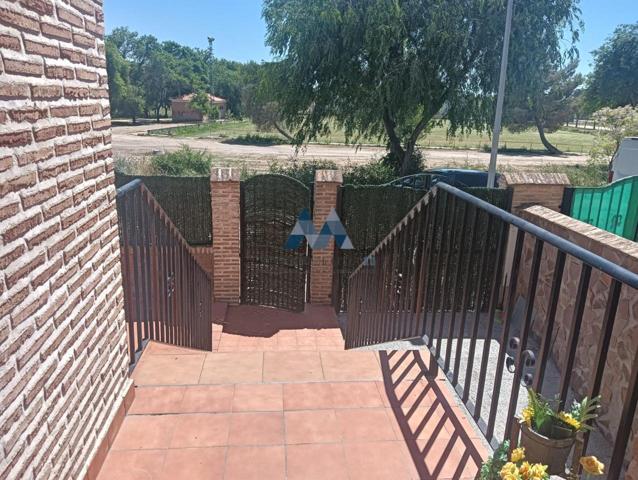 Casa - Chalet en venta en Yuncos de 242 m2 photo 0