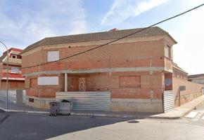 Edificio en venta en Pozuelo de Calatrava de 2918 m2 photo 0