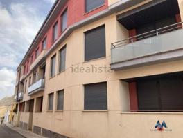 Edificio en venta en Cadrete de 168 m2 photo 0