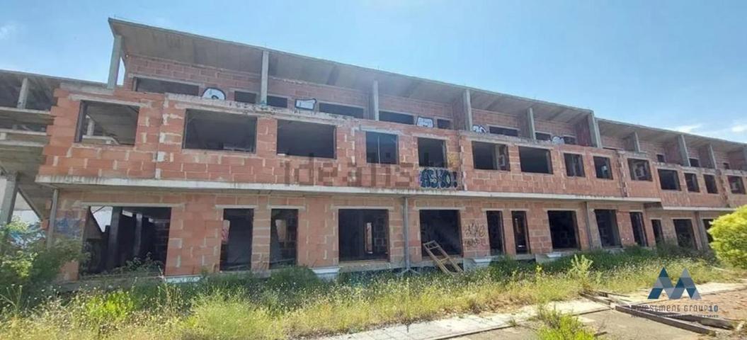 Edificio en venta en Valdefresno de 11265 m2 photo 0