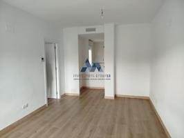 Piso en venta en Camarena de 45 m2 photo 0