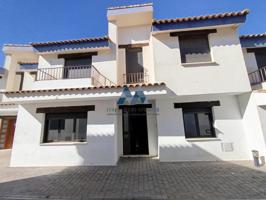 Casa - Chalet en venta en Consuegra de 272 m2 photo 0