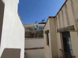 Casa - Chalet en venta en Consuegra de 251 m2 photo 0