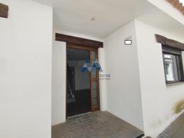 Casa - Chalet en venta en Consuegra de 251 m2 photo 0