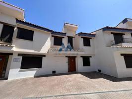 Casa - Chalet en venta en Consuegra de 186 m2 photo 0