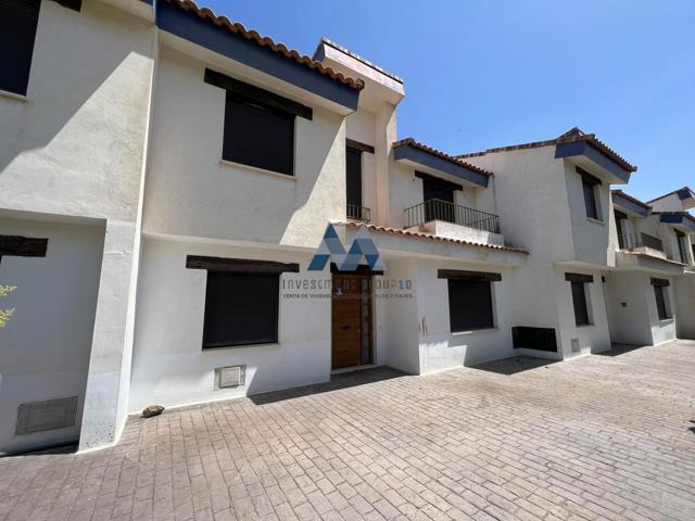 Casa - Chalet en venta en Consuegra de 186 m2 photo 0