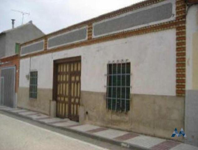 Casa - Chalet en venta en Mora de 198 m2 photo 0