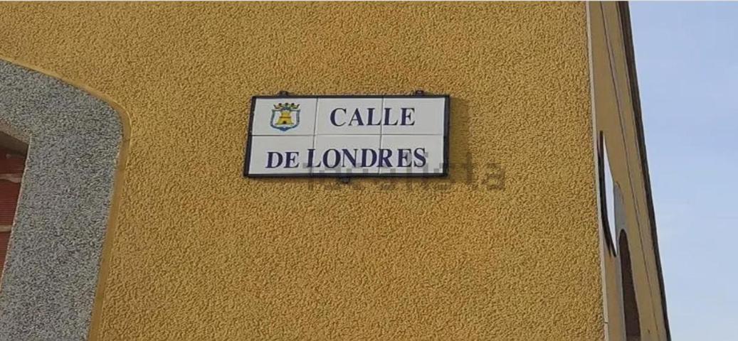 Plaza De Parking en venta en Mora de 23 m2 photo 0