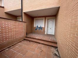 Casa - Chalet en venta en Huerta de Valdecarábanos de 178 m2 photo 0