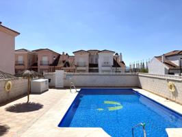Casa - Chalet en venta en Fuente de Piedra de 115 m2 photo 0