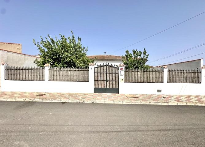 Casa - Chalet en venta en Fuente de Piedra de 100 m2 photo 0