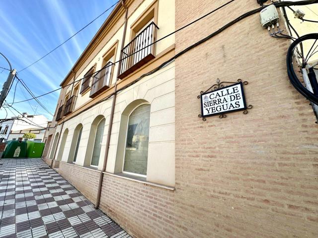 Piso en venta en Fuente de Piedra de 85 m2 photo 0