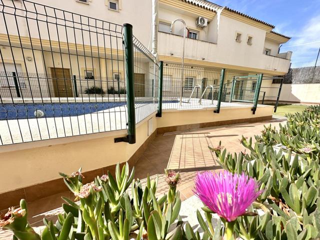Piso en venta en Fuente de Piedra de 78 m2 photo 0