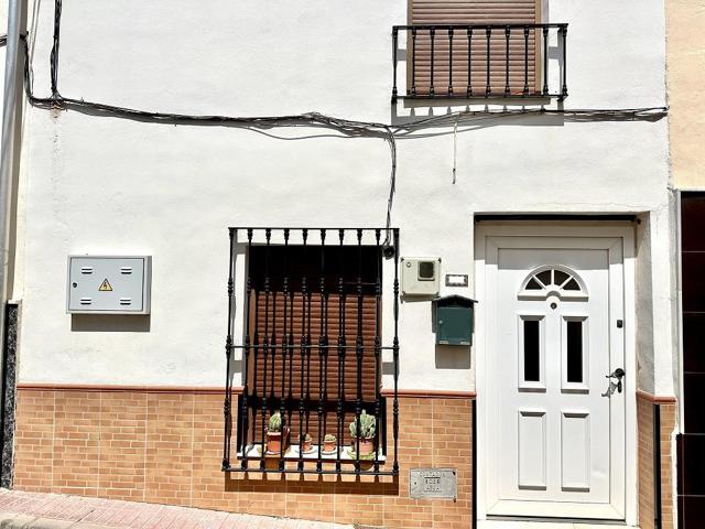 Casa De Pueblo en venta en Fuente de Piedra de 98 m2 photo 0