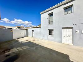 Casa con alma y patio infinito en la tranquila La Atalaya photo 0