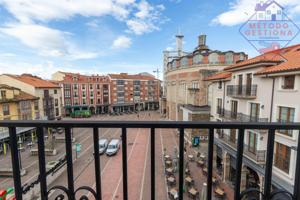 La magia de vivir en pleno centro de Torrelavega photo 0