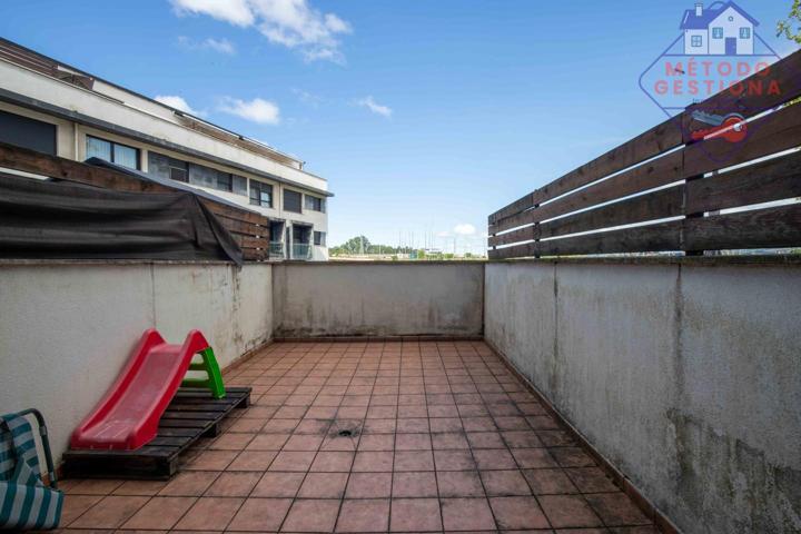 Planta baja con Terraza, Plaza de Garaje, trastero y Ascensor en Boo de Guarnizo – ¡Ideal para Vivir Cómodo! photo 0