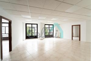 Oficina en alquiler en Oviedo de 120 m2 photo 0