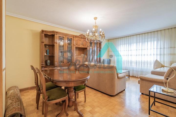 Piso en alquiler en Oviedo de 91 m2 photo 0
