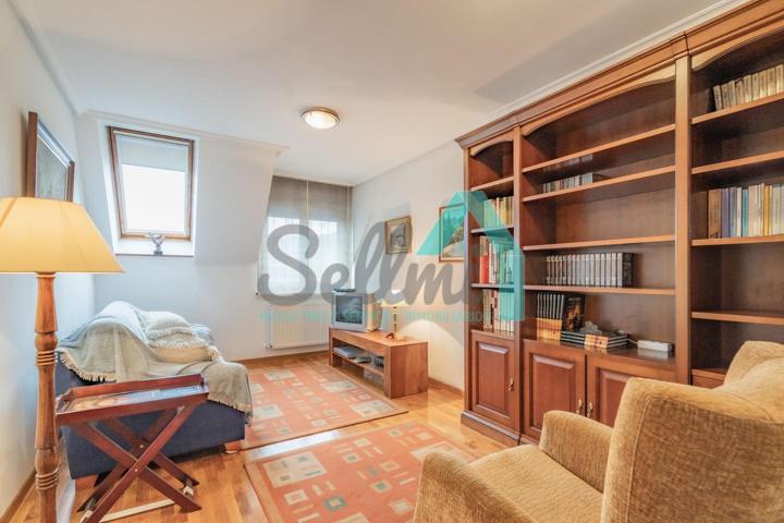 Piso en venta en Oviedo de 57 m2 photo 0