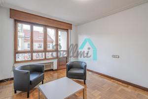 Oficina en alquiler en Oviedo de 63 m2 photo 0