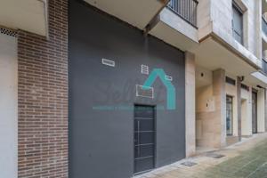 Local en venta en Oviedo de 120 m2 photo 0