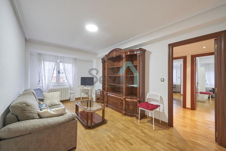 Piso en alquiler en Oviedo de 90 m2 photo 0