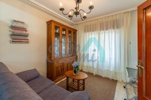 Piso en alquiler en Oviedo de 122 m2 photo 0