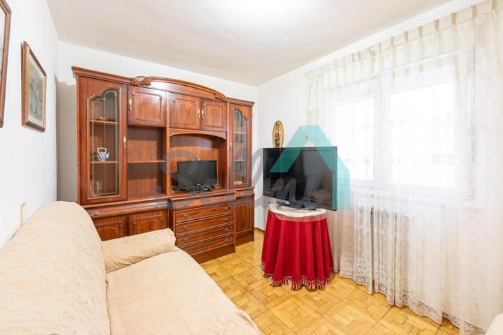 Piso en alquiler en Oviedo de 60 m2 photo 0