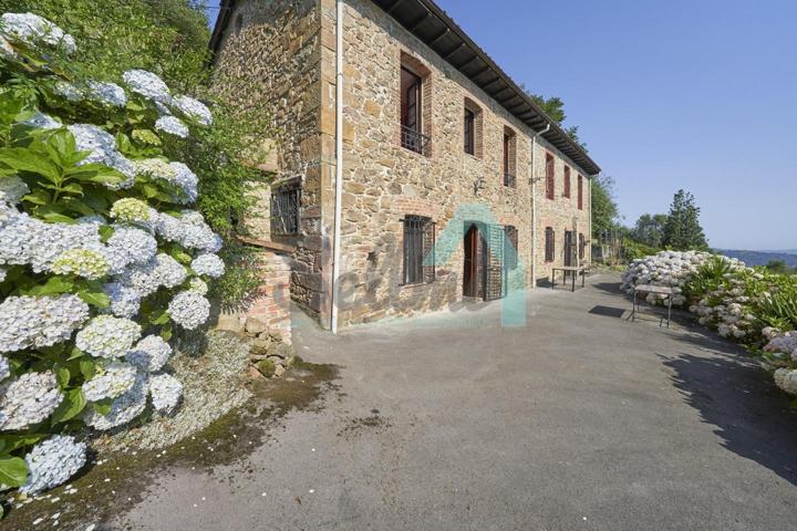Casa - Chalet en venta en Langreo de 260 m2 photo 0