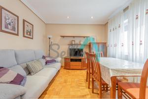 Piso en alquiler en Oviedo de 80 m2 photo 0