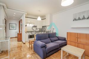 Piso en alquiler en Oviedo de 46 m2 photo 0