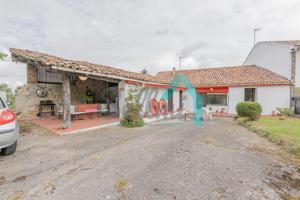 Casa - Chalet en venta en Oviedo de 209 m2 photo 0