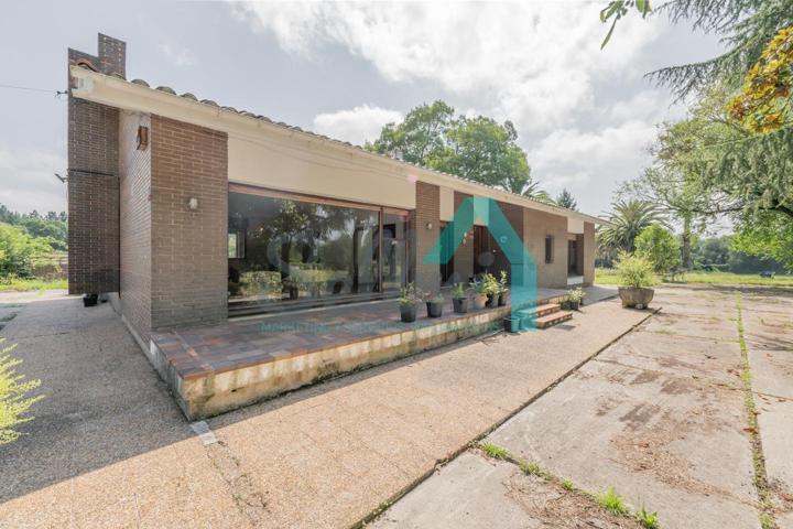Casa - Chalet en venta en Lugones de 344 m2 photo 0