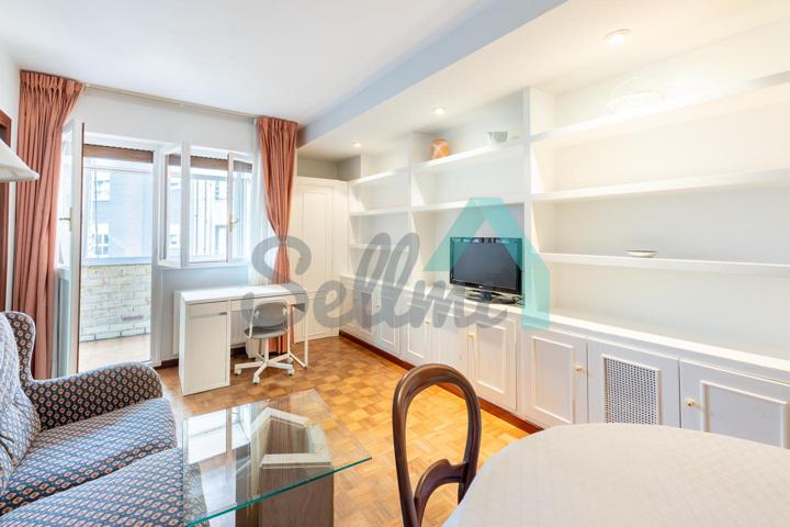 Piso en alquiler en Oviedo de 59 m2 photo 0