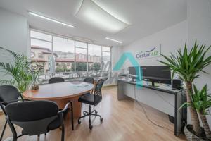 Oficina en venta en Oviedo de 121 m2 photo 0