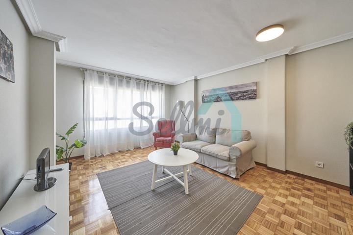 Piso en alquiler en Oviedo de 96 m2 photo 0
