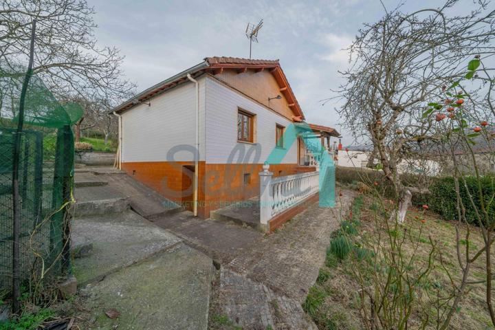 Casa De Pueblo en venta en Langreo de 89 m2 photo 0