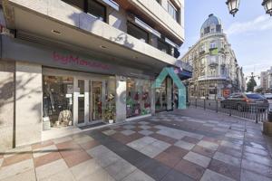 Local en alquiler en Oviedo de 400 m2 photo 0