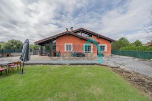 Casa - Chalet en venta en Siero de 190 m2 photo 0