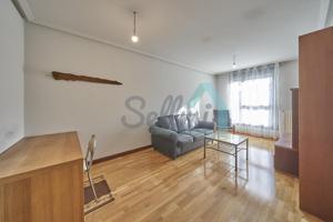 Piso en alquiler en Oviedo de 82 m2 photo 0