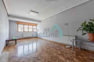 Piso en venta en Oviedo de 115 m2 photo 0
