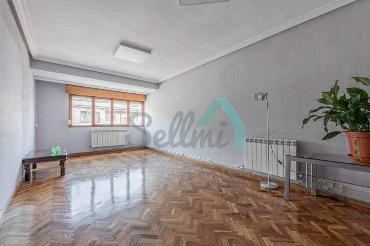 Piso en venta en Oviedo de 115 m2 photo 0