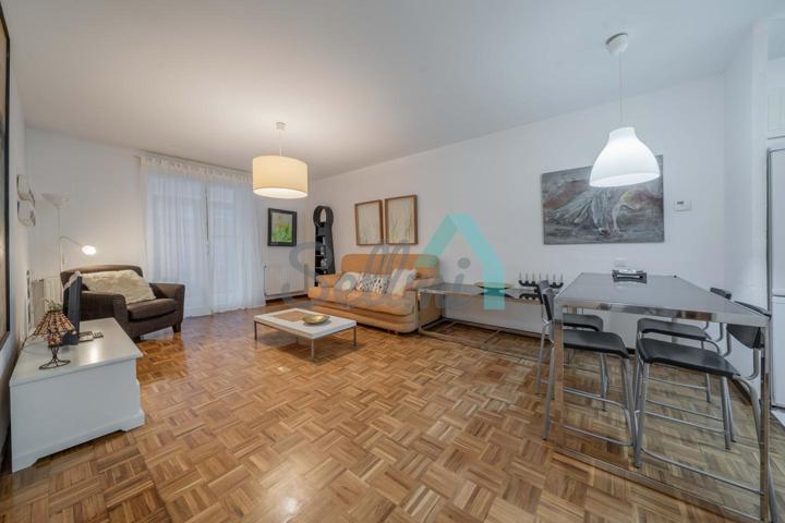 Piso en alquiler en Oviedo de 89 m2 photo 0