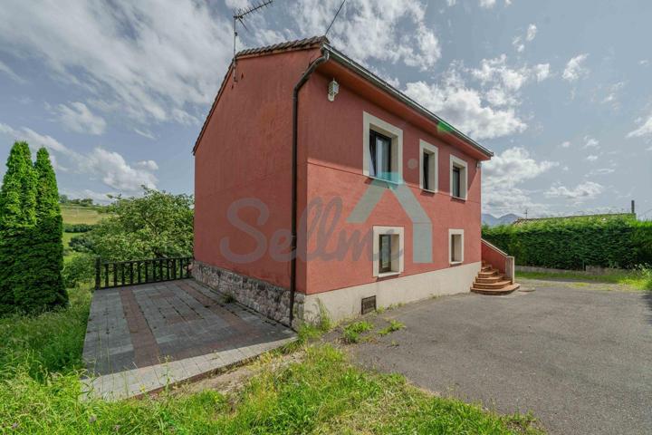 Casa - Chalet en venta en Covadonga de 138 m2 photo 0