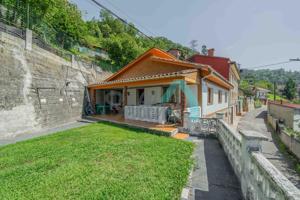 Adosado en venta en San Martín del Rey Aurelio de 274 m2 photo 0