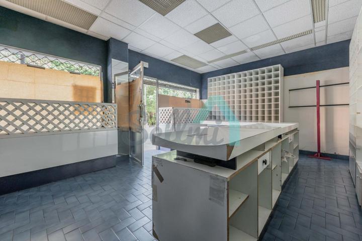 Local en venta en Oviedo de 51 m2 photo 0