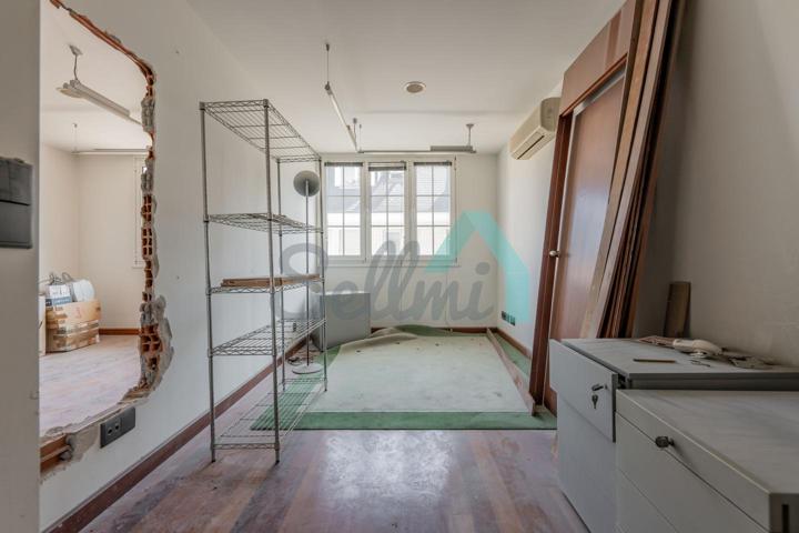 Oficina en venta en Oviedo de 46 m2 photo 0