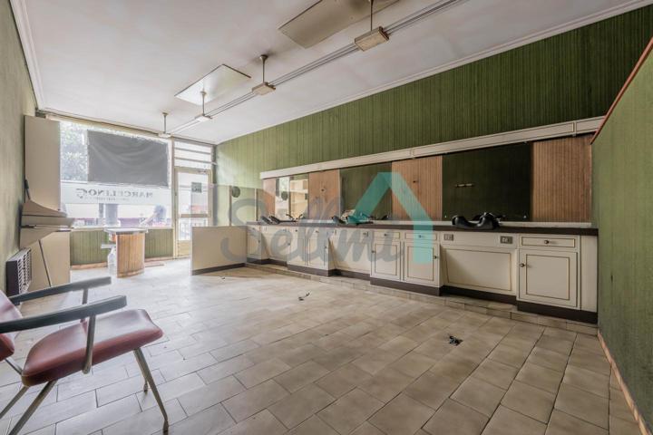Local en venta en Oviedo de 90 m2 photo 0