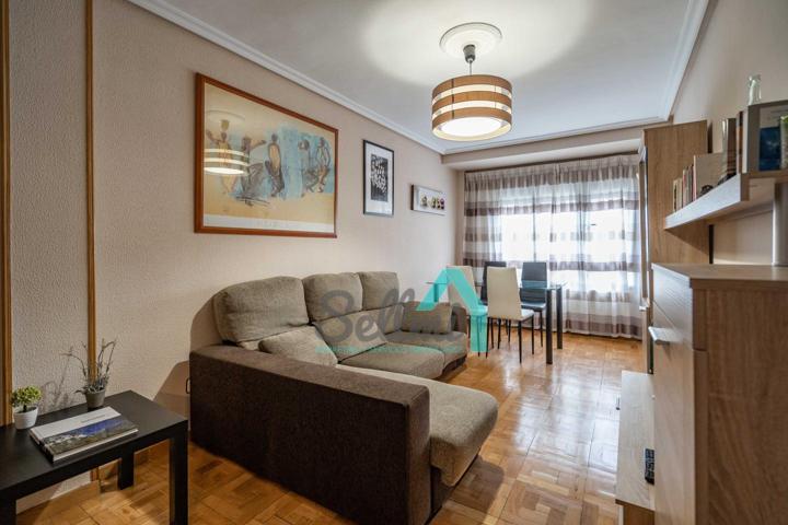 Habitación en alquiler en Oviedo de 90 m2 photo 0